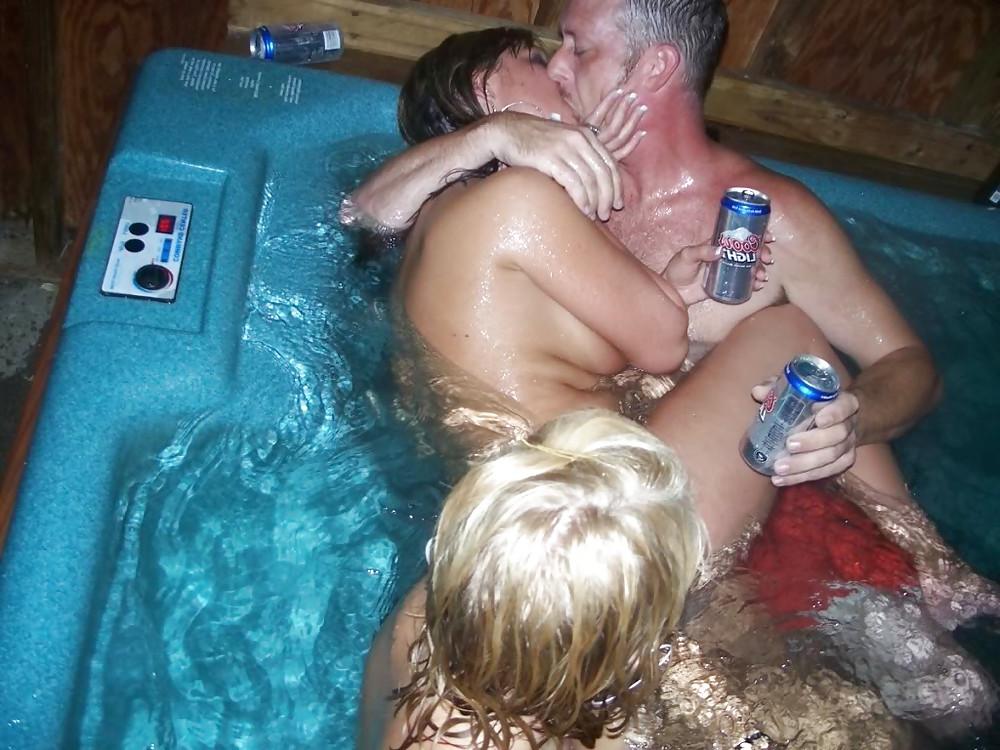 25P Hot Hottub Party