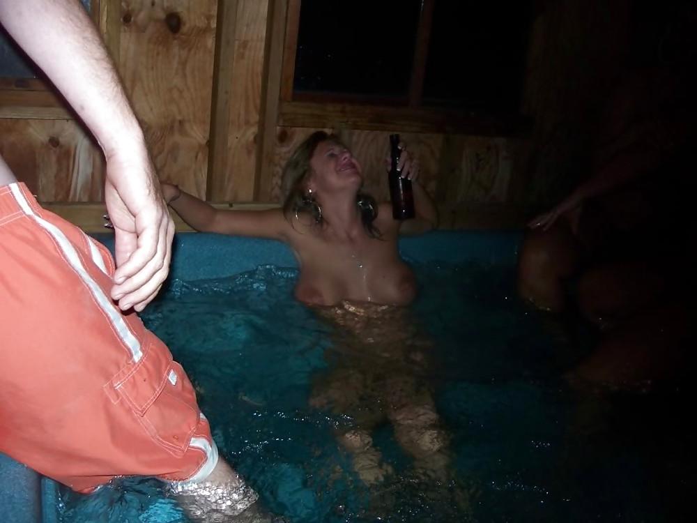 25P Hot Hottub Party