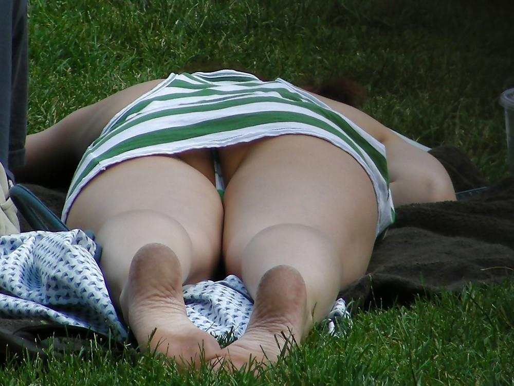 24P Beautiful Upskirt in the Park by Voyeur TROC