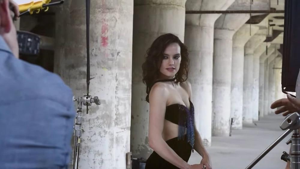 25P Daisy Ridley Fit As Fuck 2