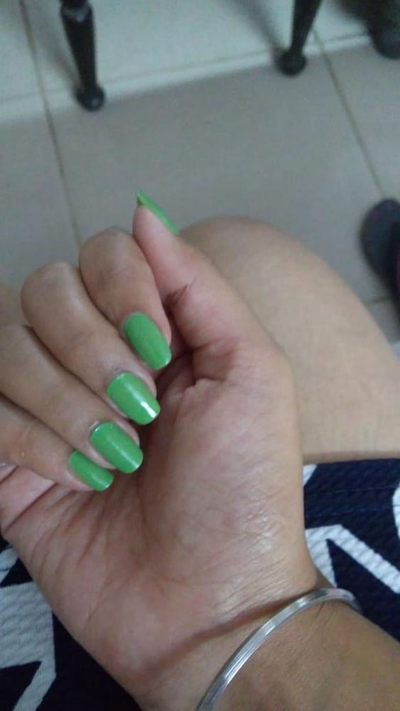 25P MY WIFE'S LONG NAILS