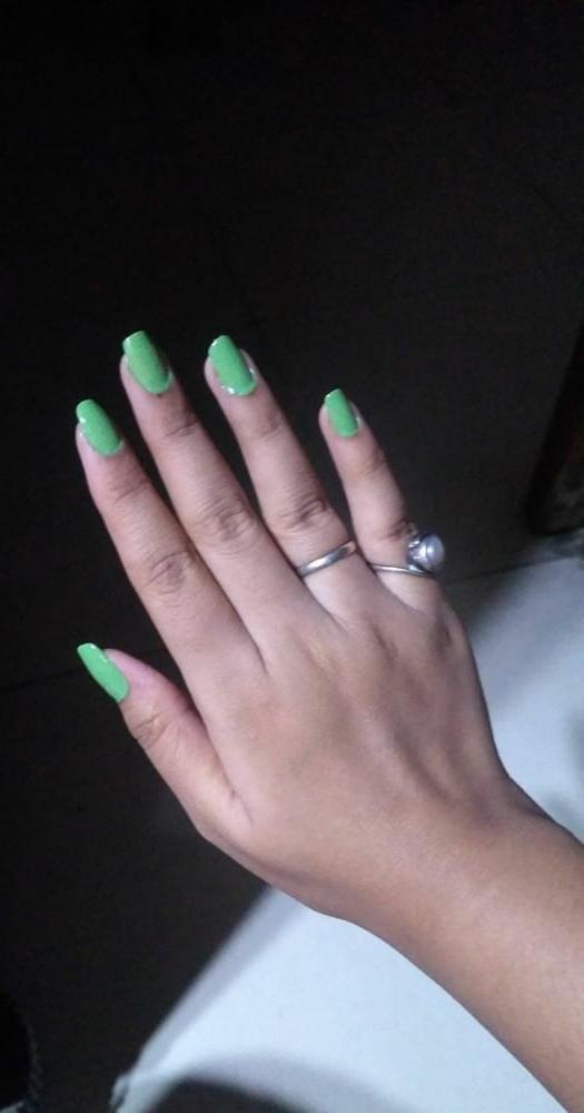 25P MY WIFE'S LONG NAILS