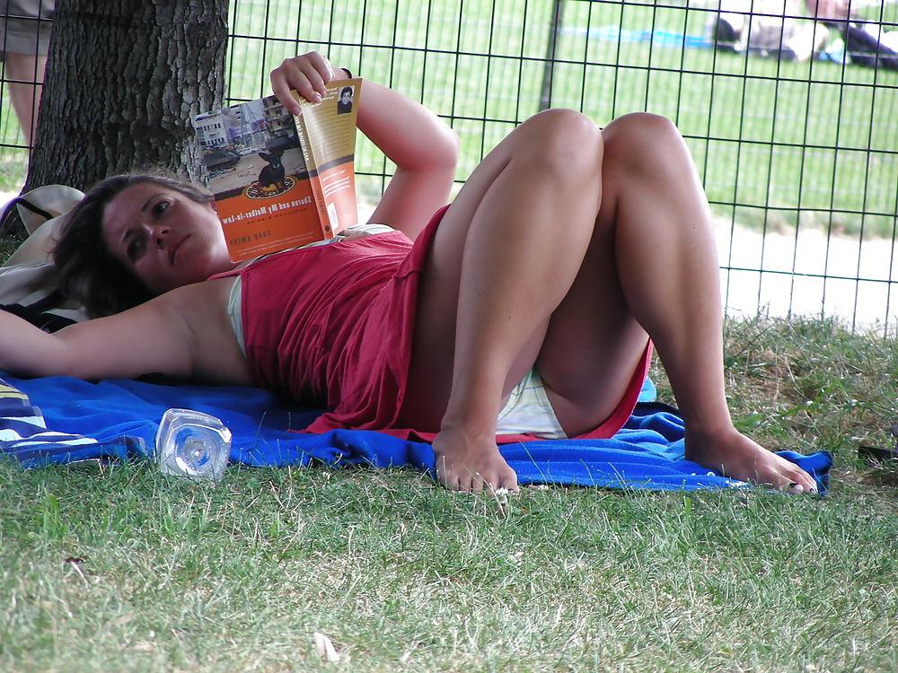 12P Park upskirt