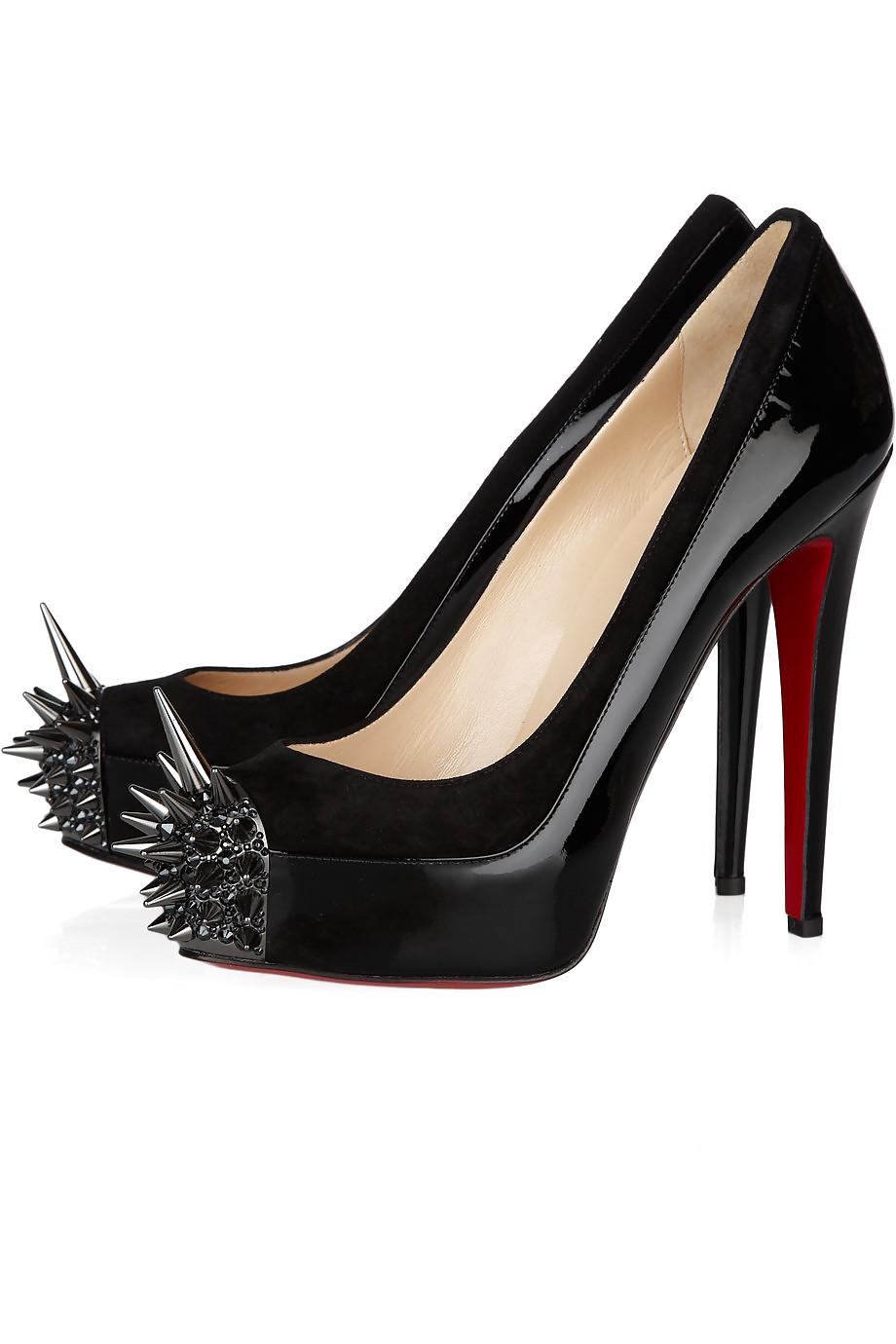 25P Some shoes 