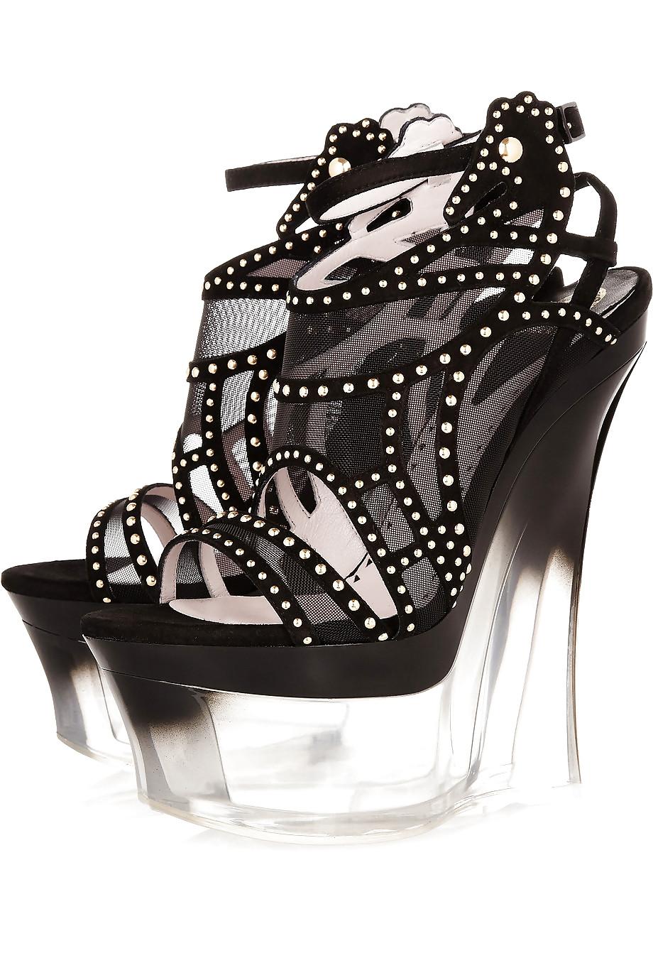 25P Some shoes 