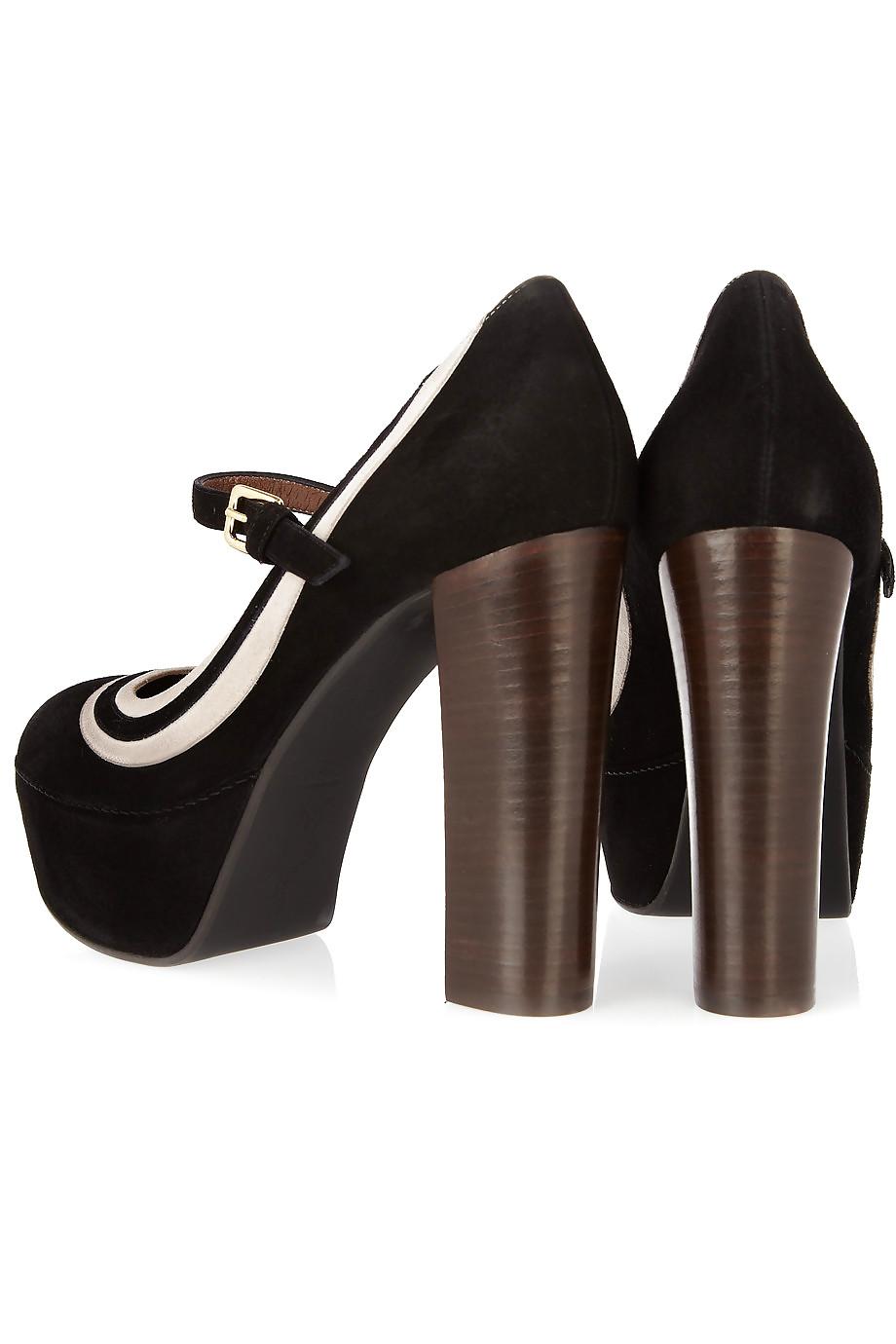 25P Some shoes 