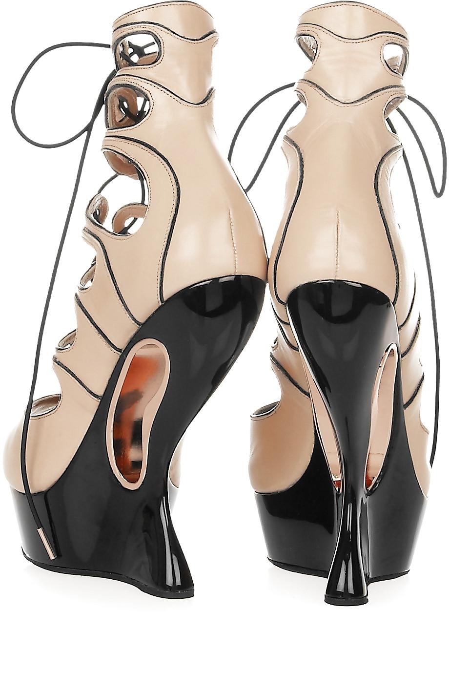 25P Some shoes 