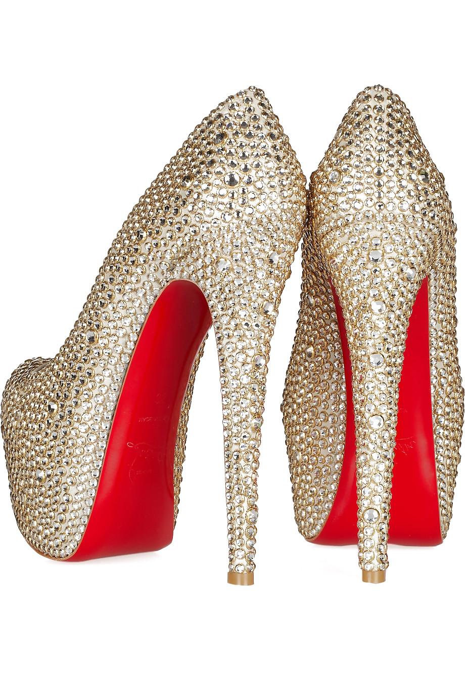 25P Some shoes 