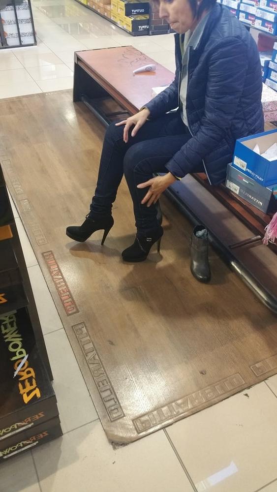 8P High heels