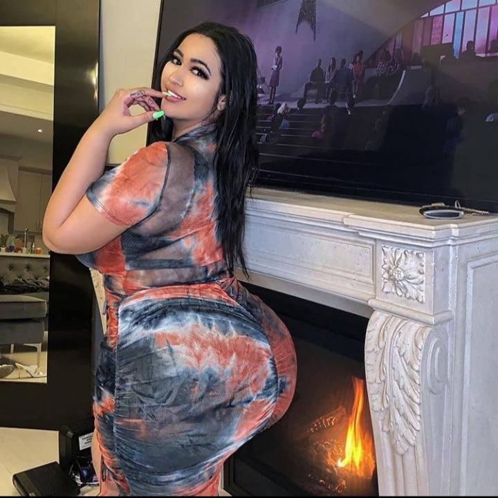 25P DiamondDoll Pawg Gallery 1