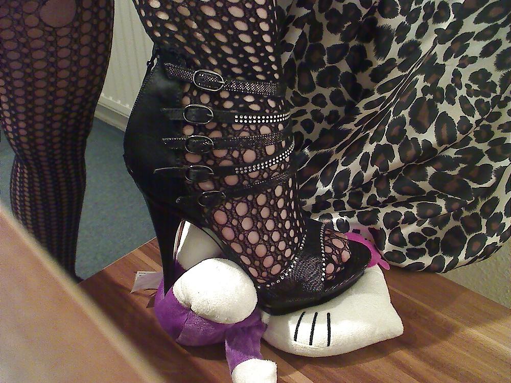 23P Dom fem (trampling)