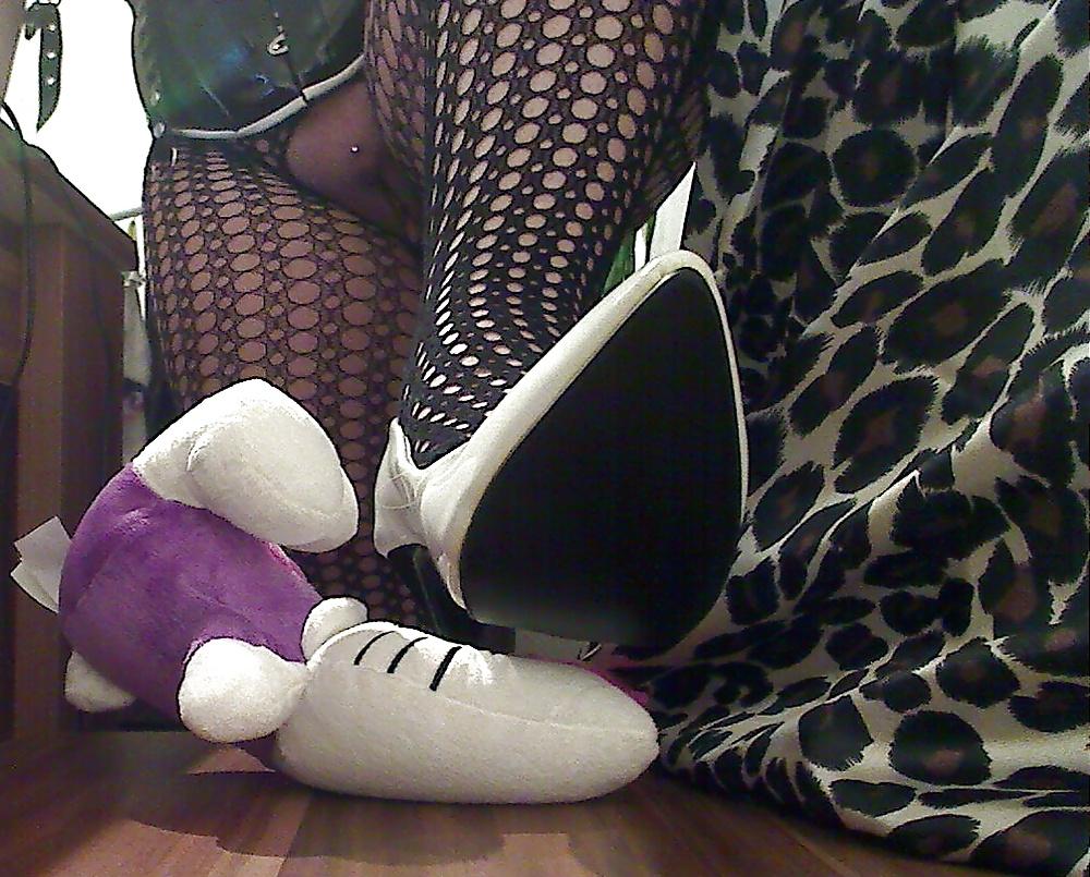 23P Dom fem (trampling)