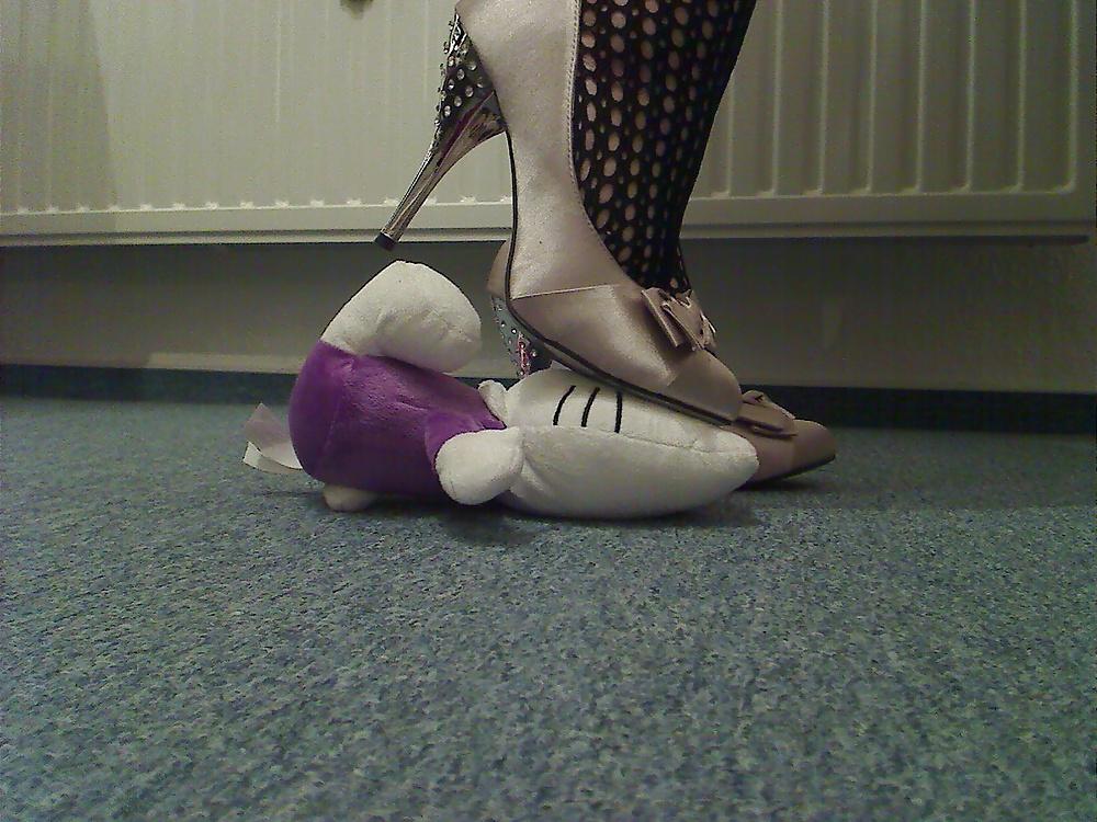 23P Dom fem (trampling)