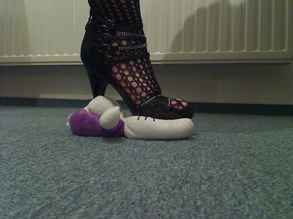 23P Dom fem (trampling)