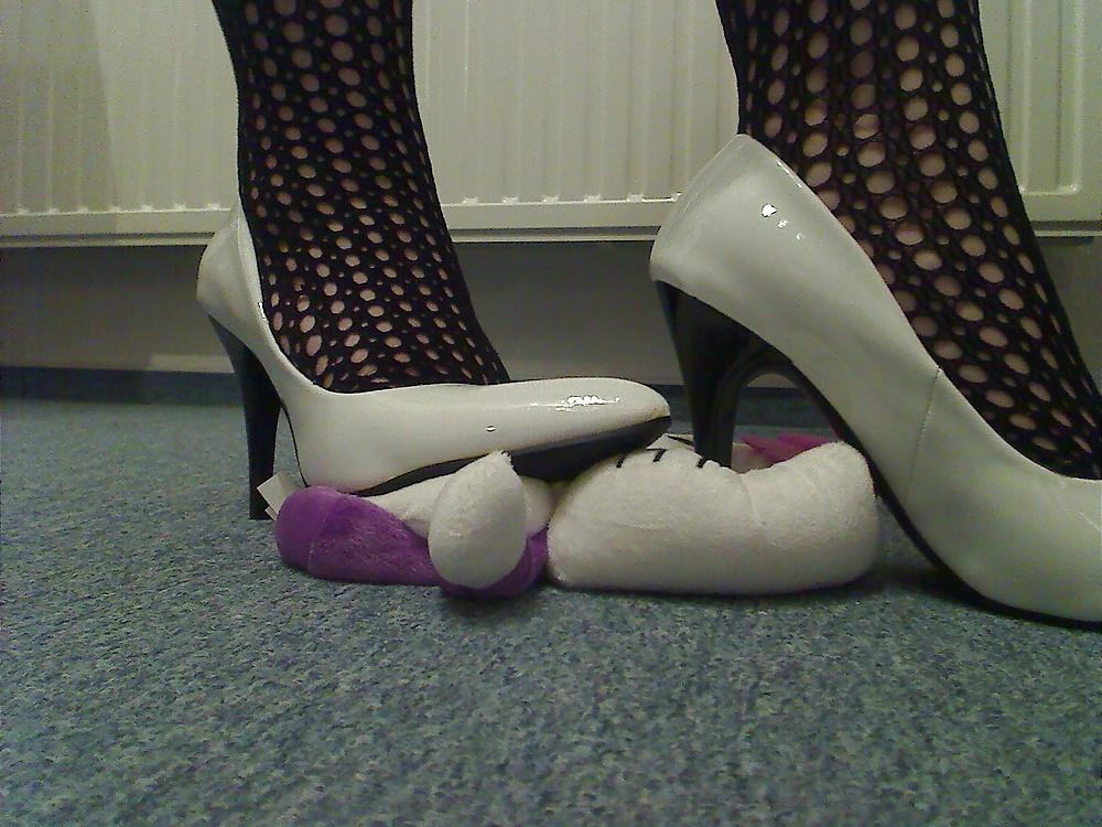 23P Dom fem (trampling)