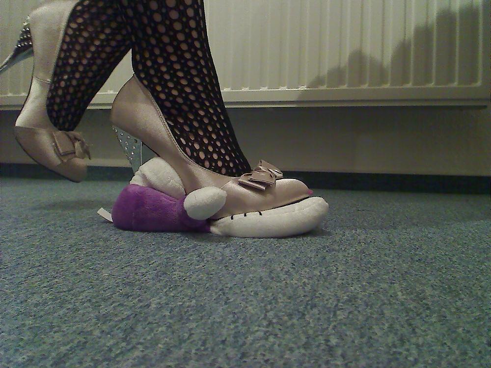 23P Dom fem (trampling)