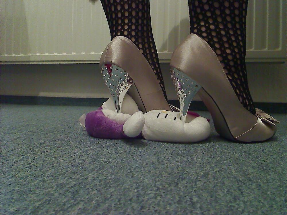 23P Dom fem (trampling)