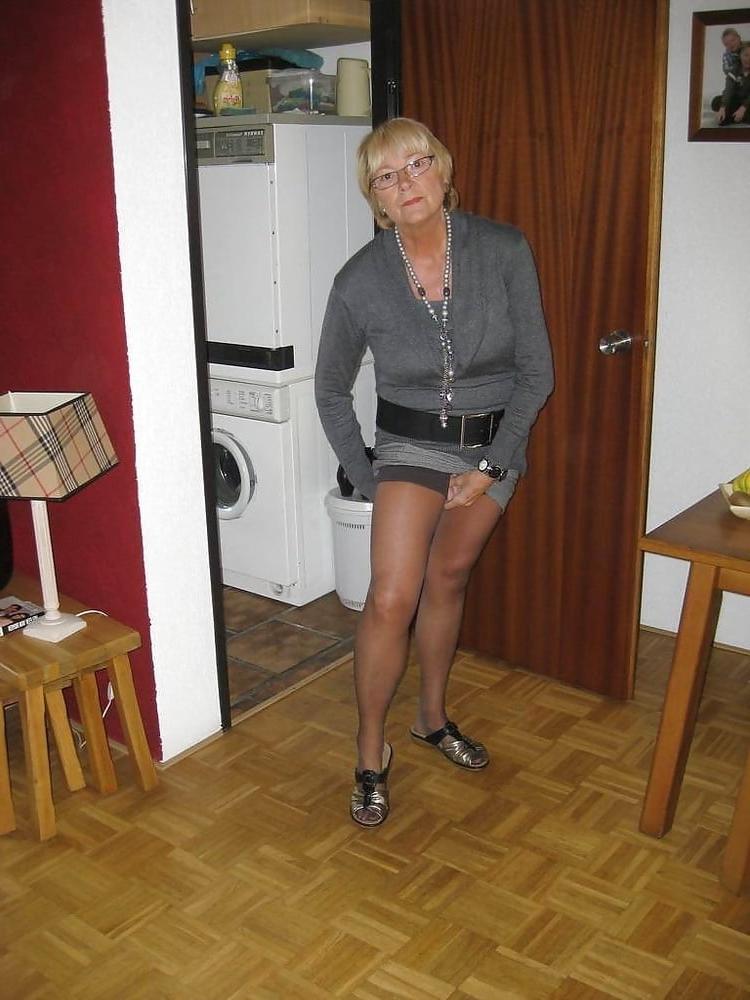 25P lady 64 age. at home and in the bedroom.
