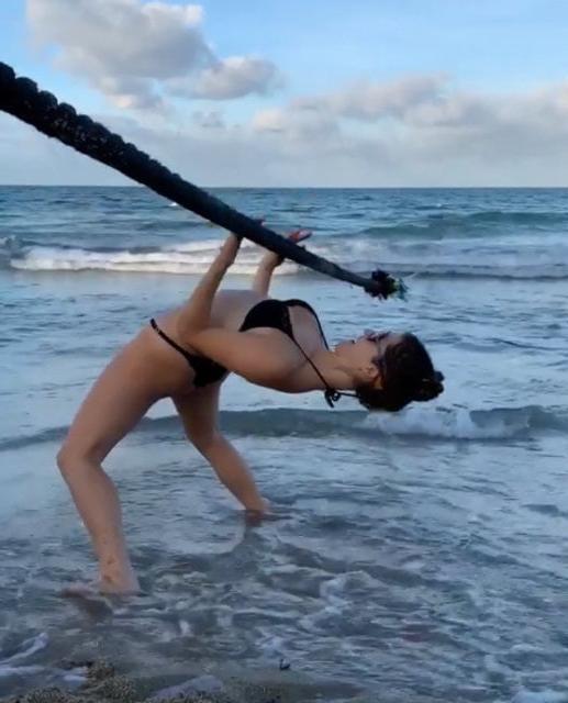 25P Amanda Cerny Fit As Fuck 2