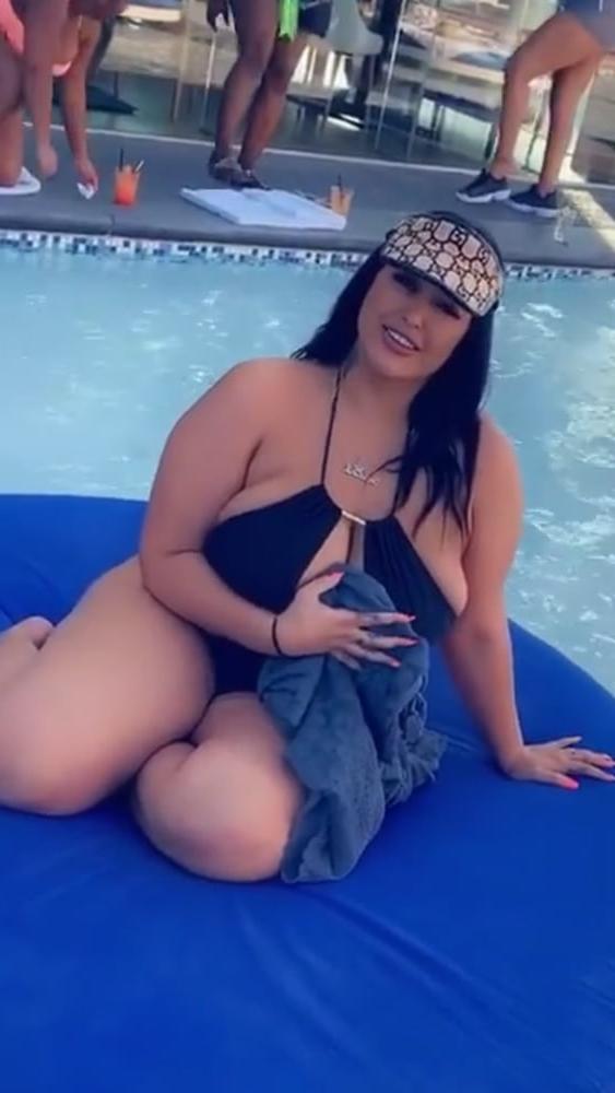 25P DiamondDoll Pawg Gallery 2