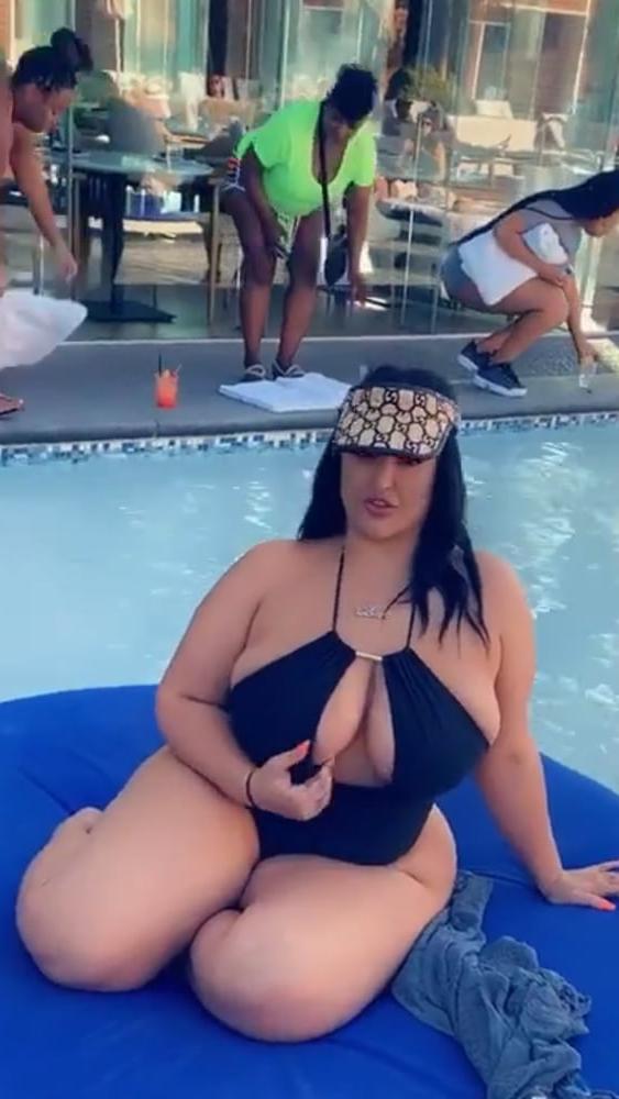 25P DiamondDoll Pawg Gallery 2