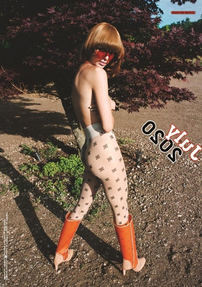 25P Chaos 69 - 2020 Calendar (Scans): Cara &amp; Kendall