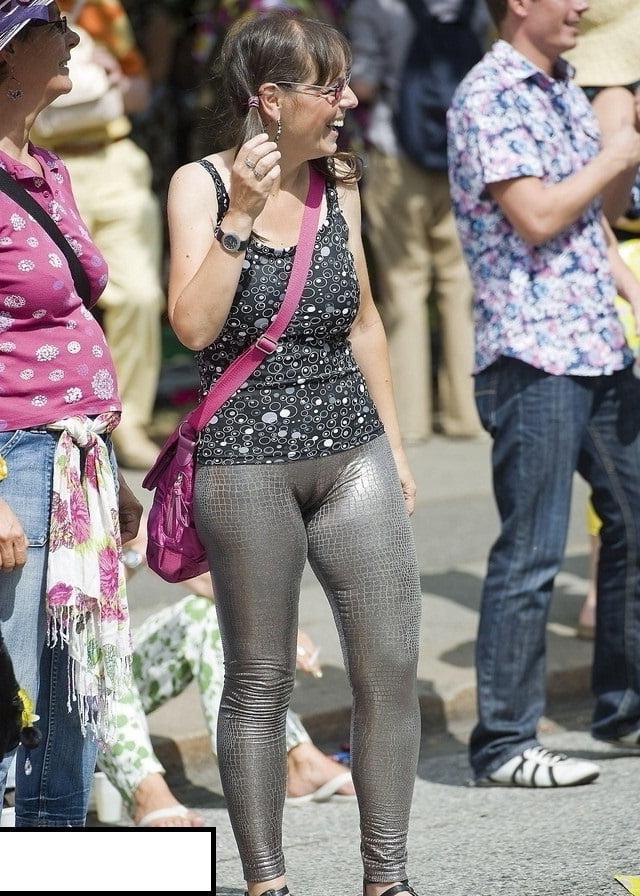 25P Cameltoe Milf 2