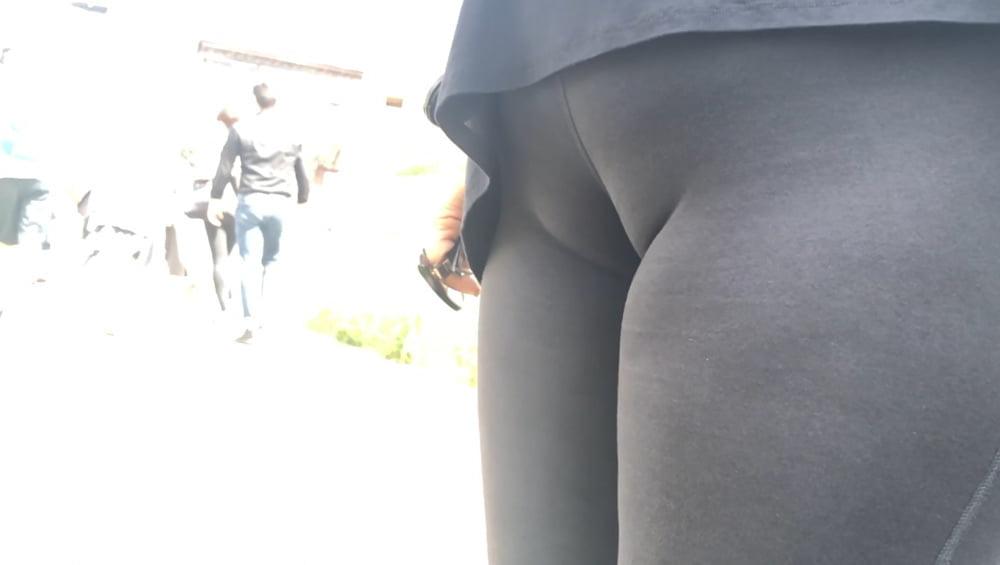 25P Cameltoe Milf 2