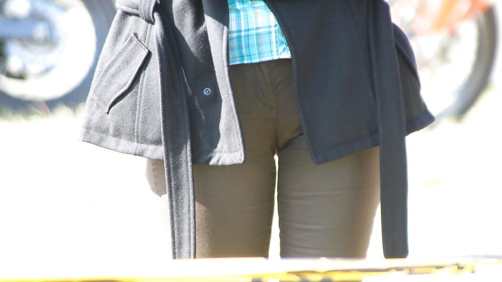 25P Cameltoe Milf 2