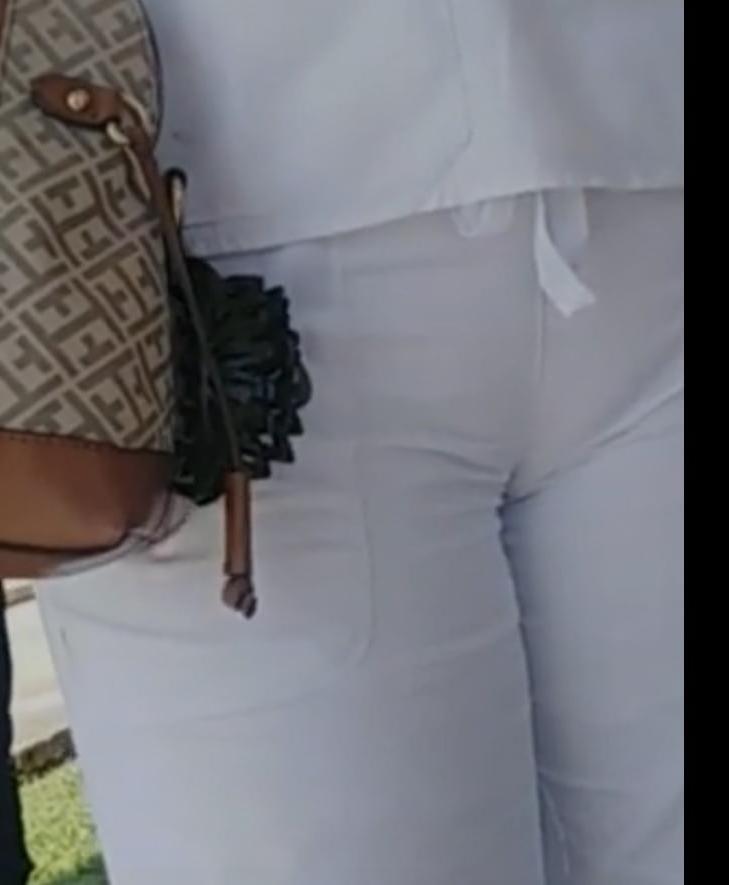 25P Cameltoe Milf 2