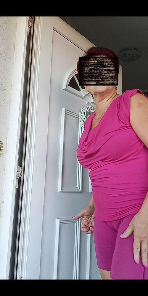 25P Cameltoe Milf 2