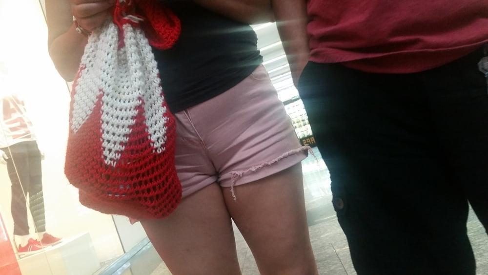 25P Cameltoe Milf 2