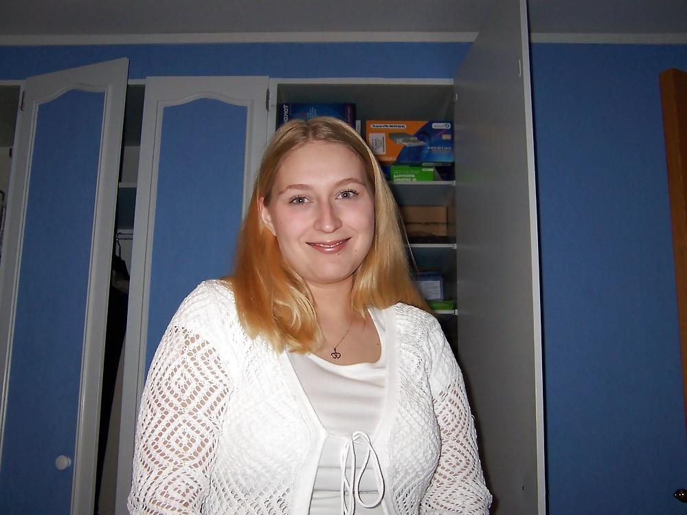 25P Busty swedish girl in the shower
