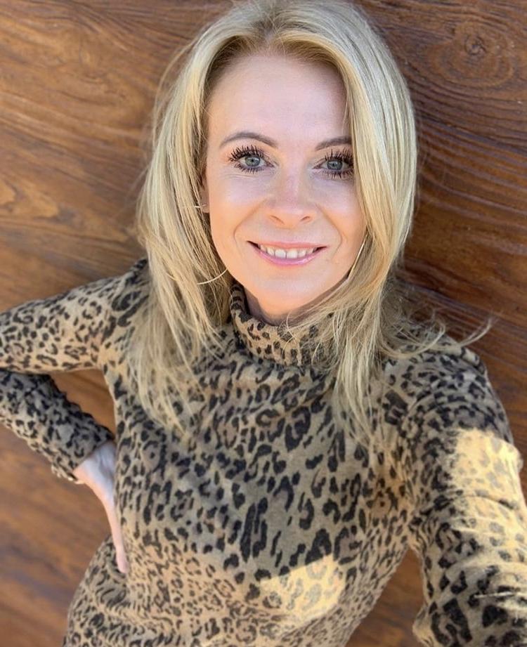 25P Hot As Fuck MILF You Just Would Love To SMASH  Wank Bank