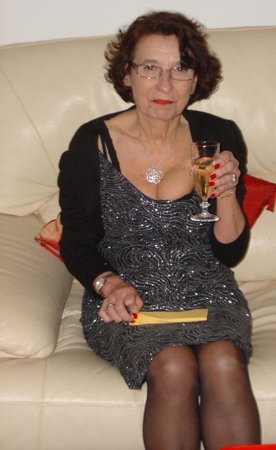 25P Granny is yours for 3 nights, how are going to fuck her?
