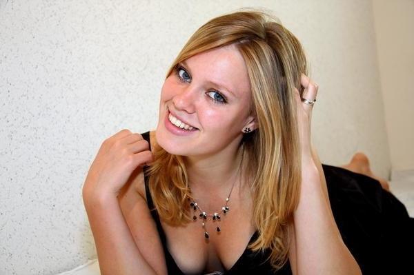 19P Dutch blond girl 2