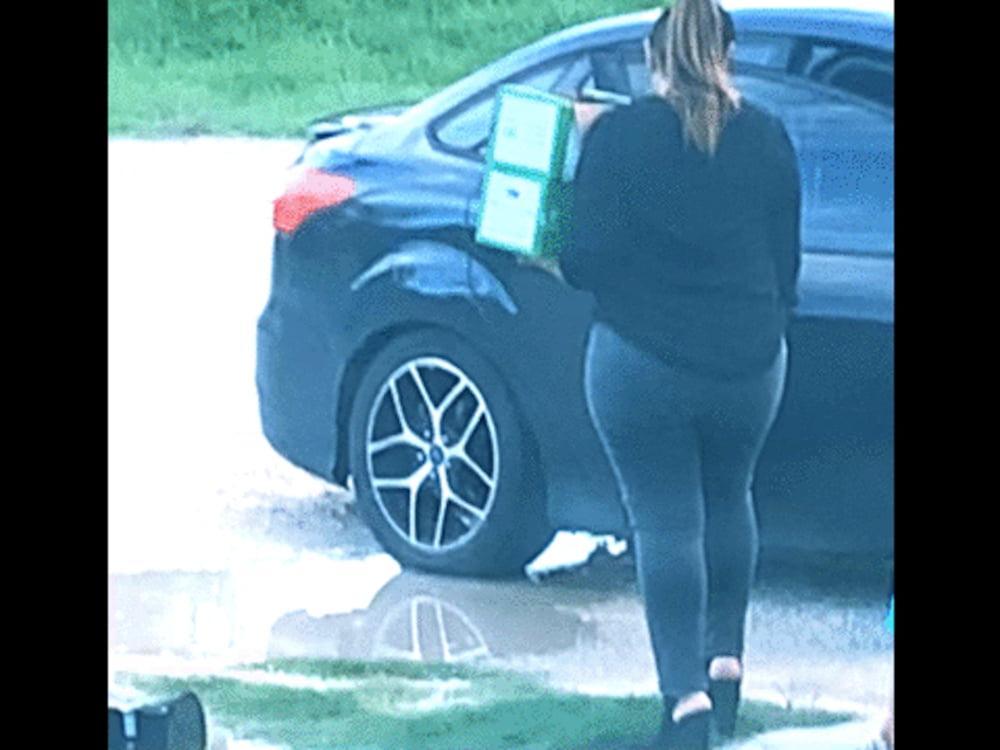 25P I Love Yvonne's Ass