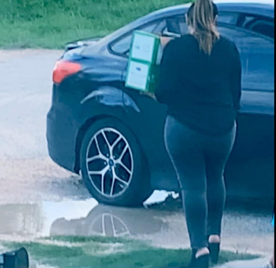 25P I Love Yvonne's Ass