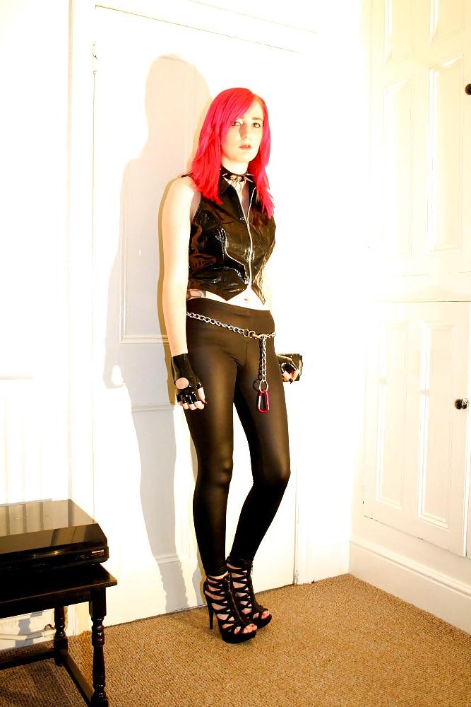 25P British Teen Emo Hooker Ready to Work the Streets