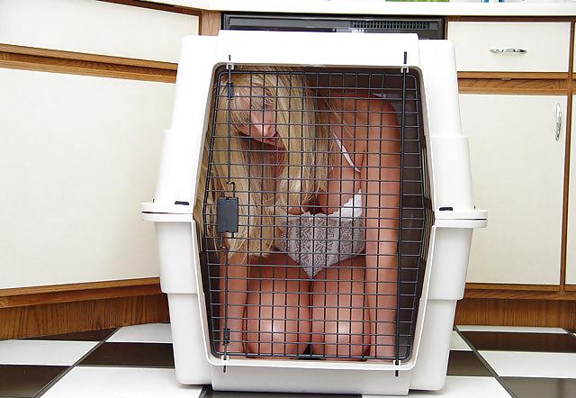 10P Cage slut