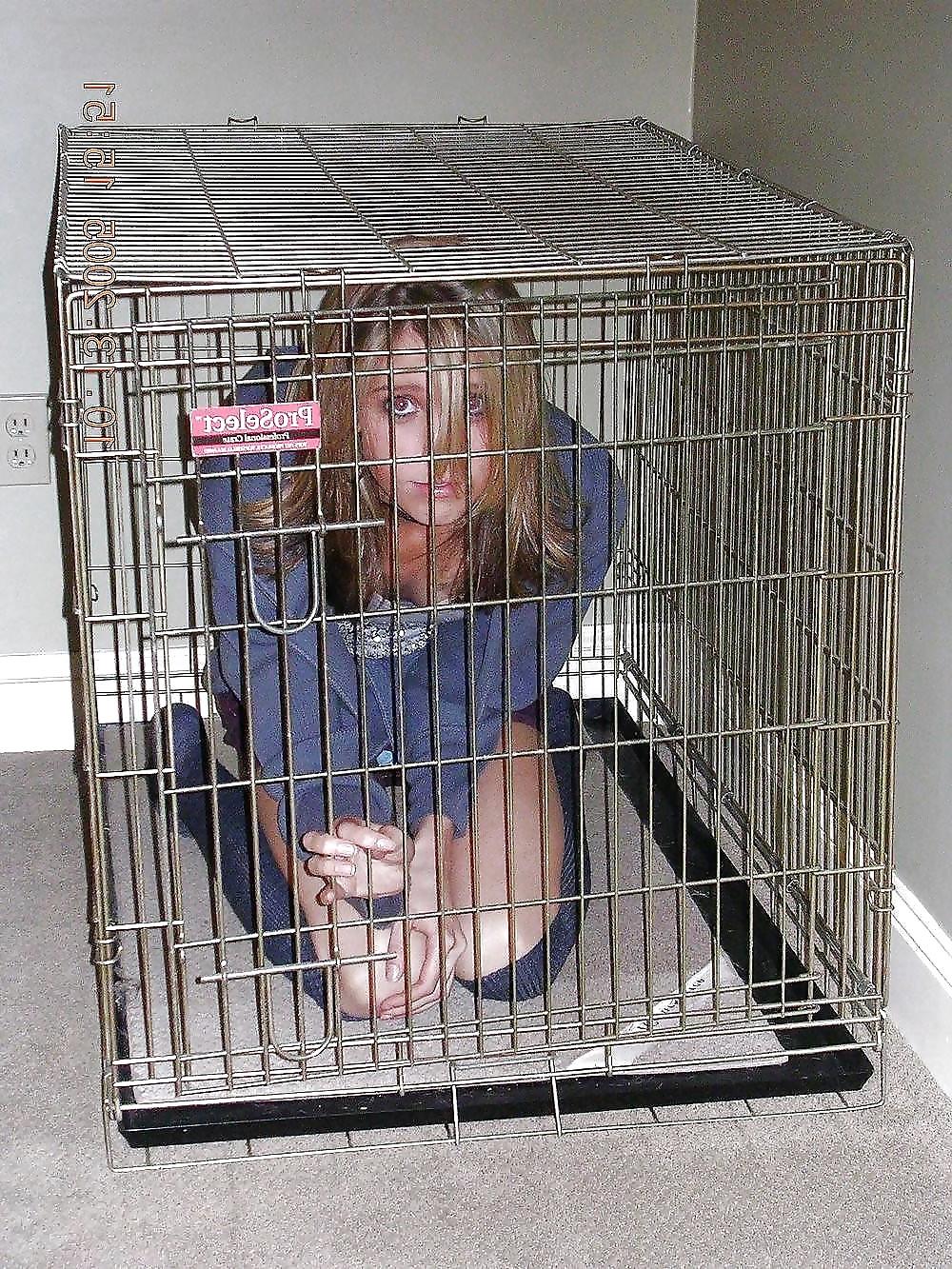10P Cage slut