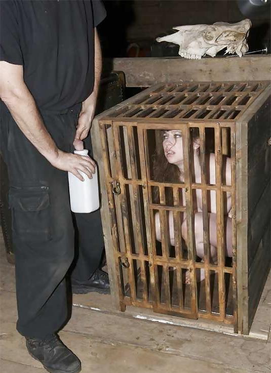 10P Cage slut