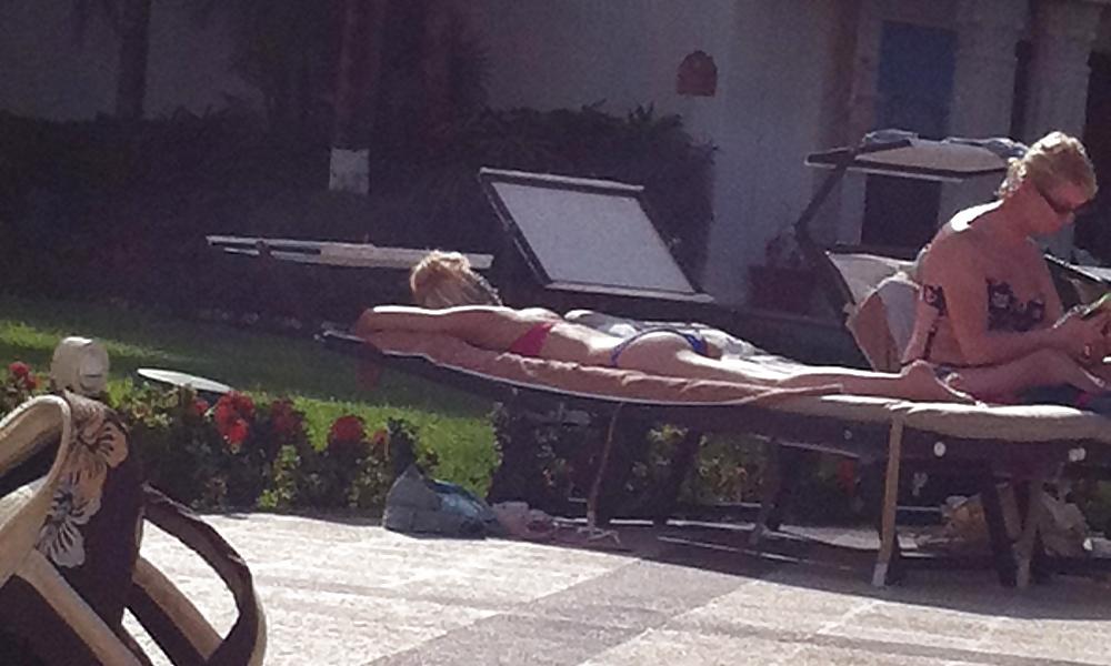 17P Teen suntanning spy pics