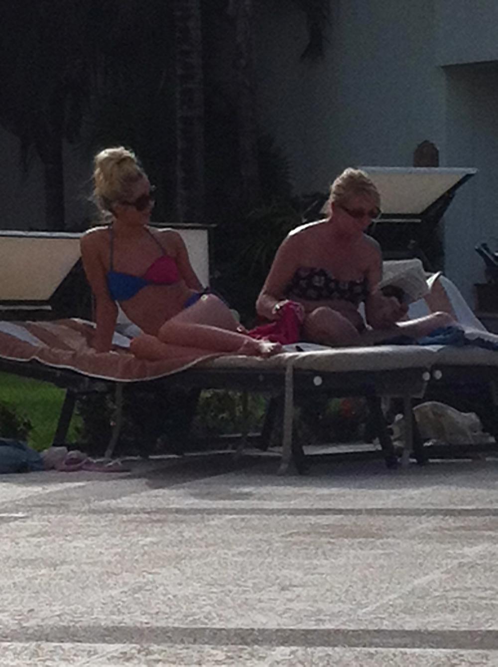 17P Teen suntanning spy pics