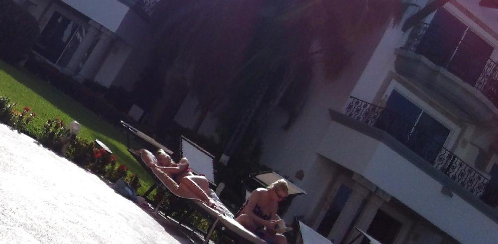 17P Teen suntanning spy pics