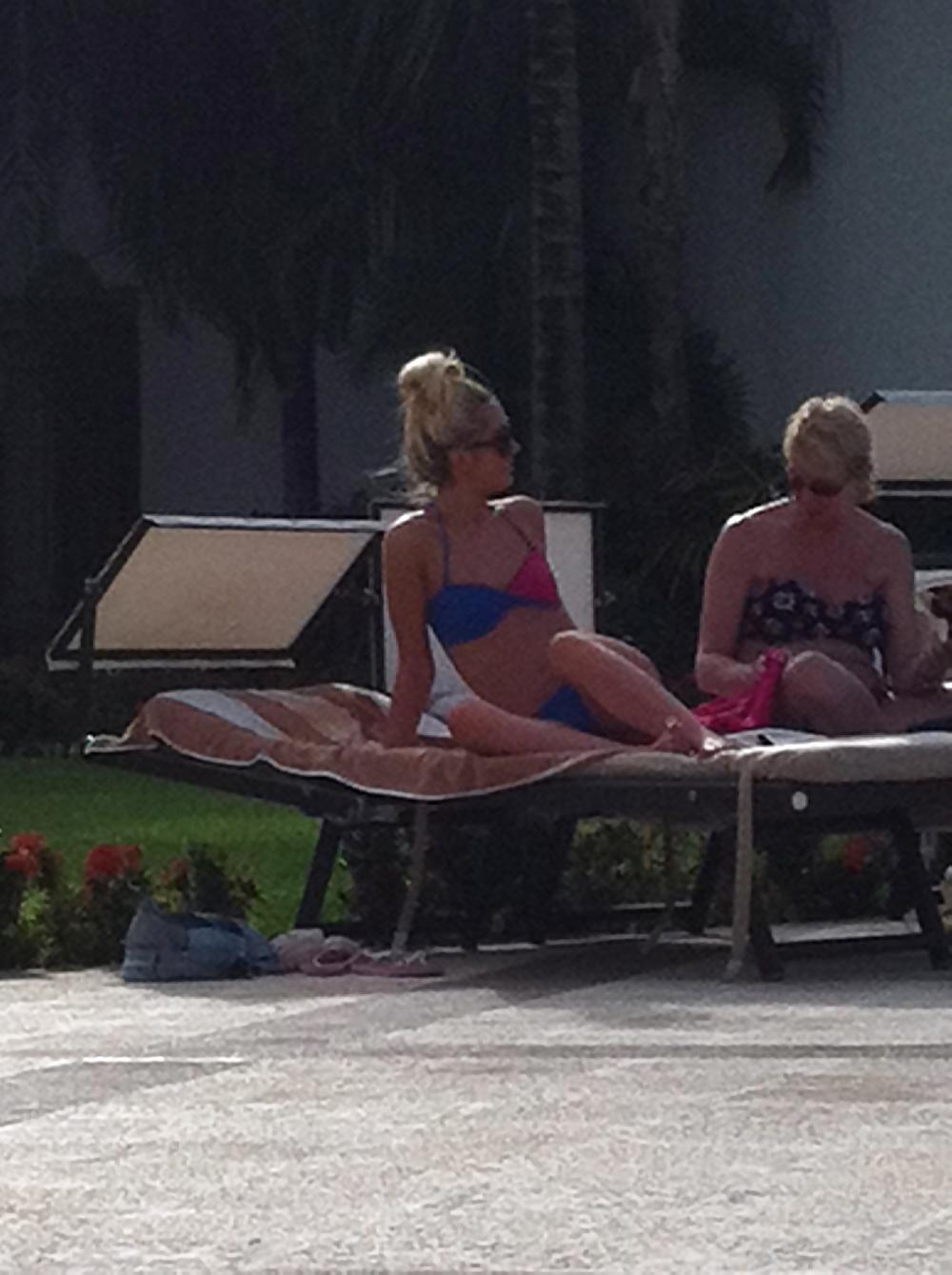 17P Teen suntanning spy pics