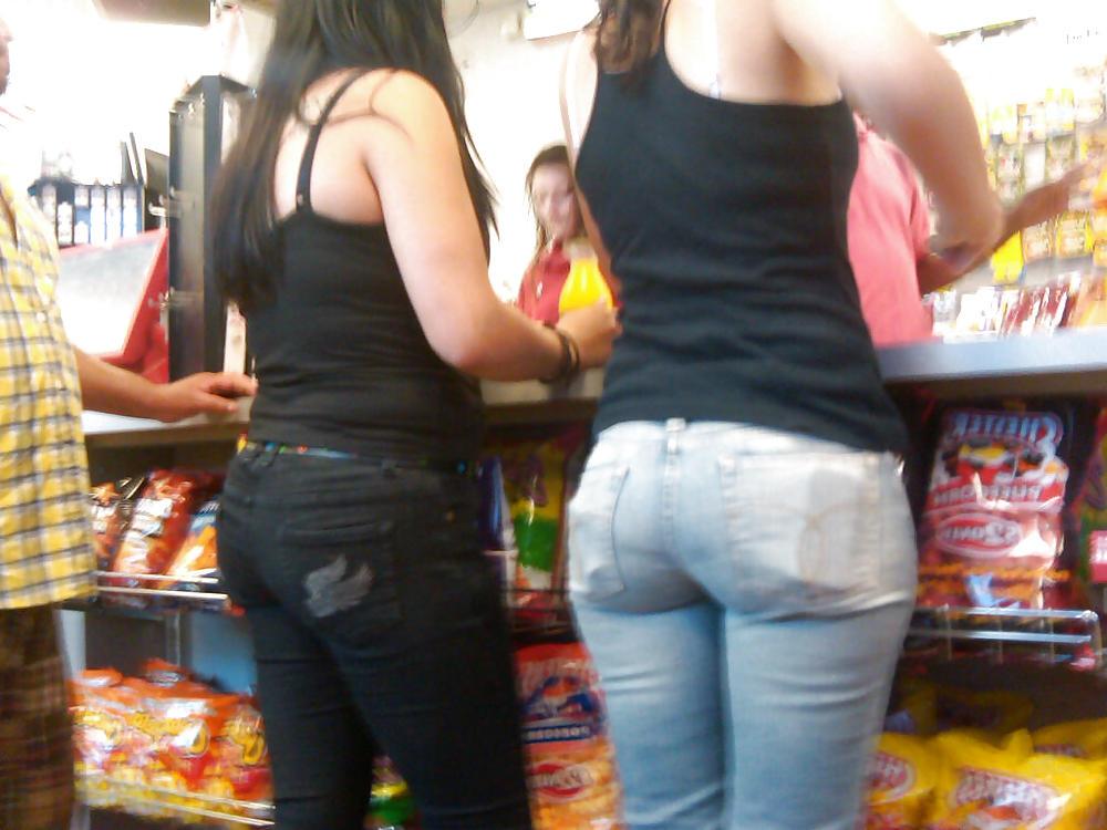 8P Nice ass girls