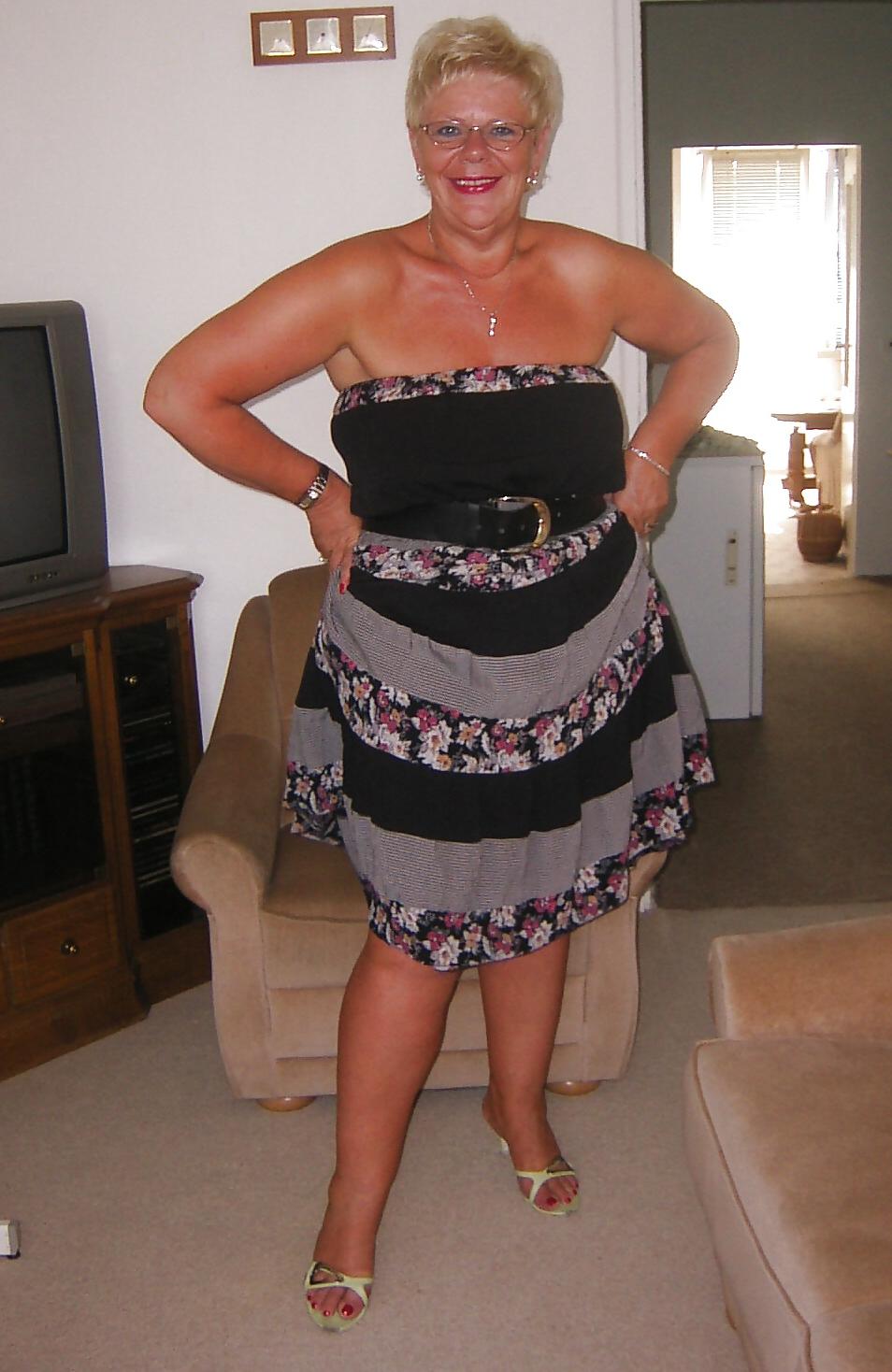 8P MILF Game