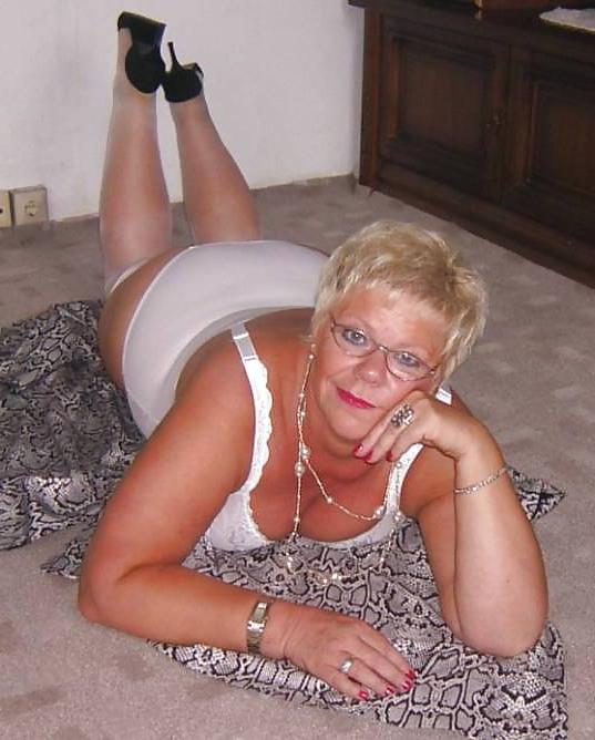 8P MILF Game