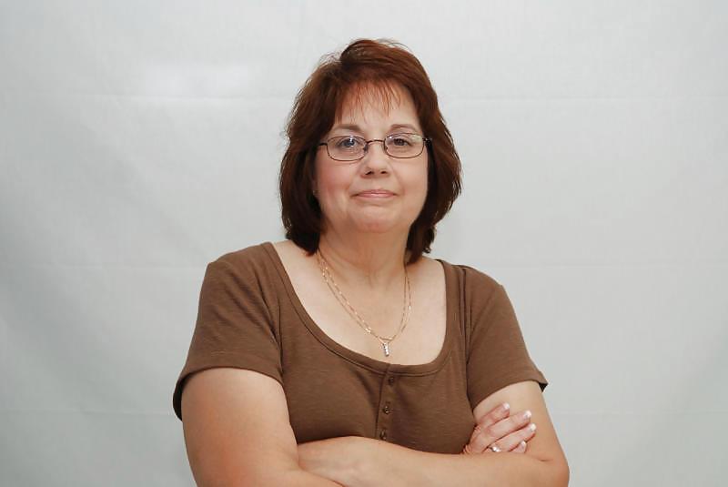 25P 54 year old housewife